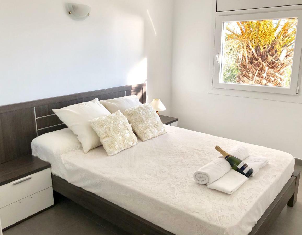 Chalet Doble Almadraba Villa Roses Luaran gambar